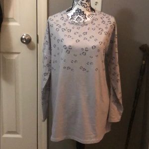 Women’s long sleeved top